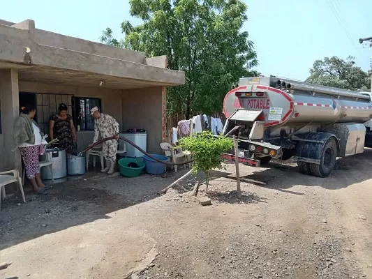 Ejército Nacional suministra agua potable a comunidades rurales del