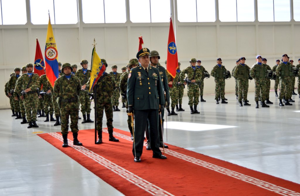 Nuevo Comandante De La División De Aviación Asalto Aéreo Del Ejército Nacional Ejército 