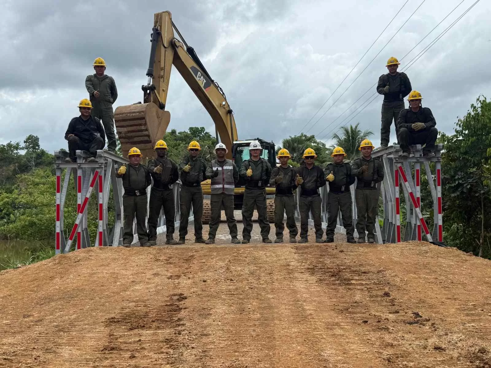 Ejército Nacional reactiva economía y restablece conexión vial para comunidades en Córdoba