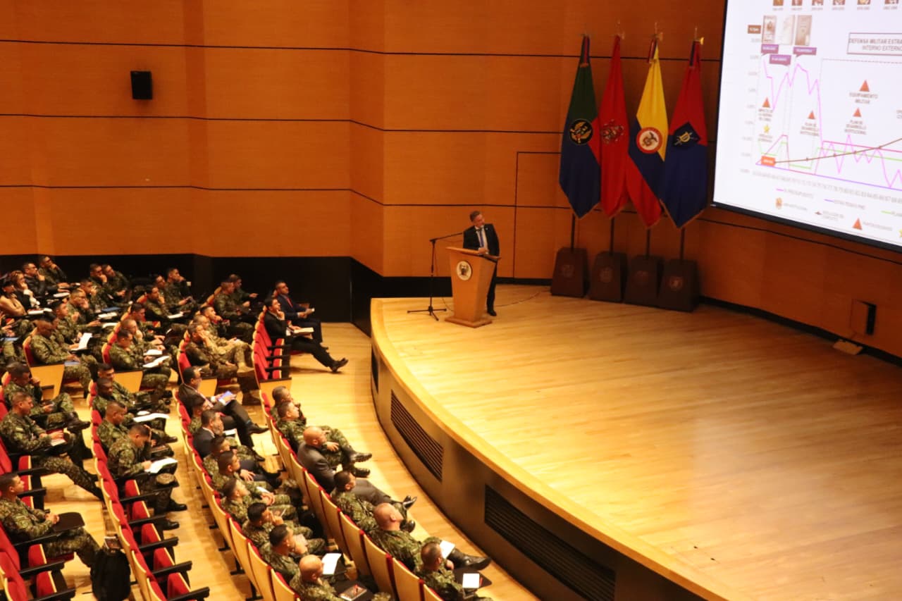 El seminario internacional “Horizonte 2042” se realizó con éxito durante dos días