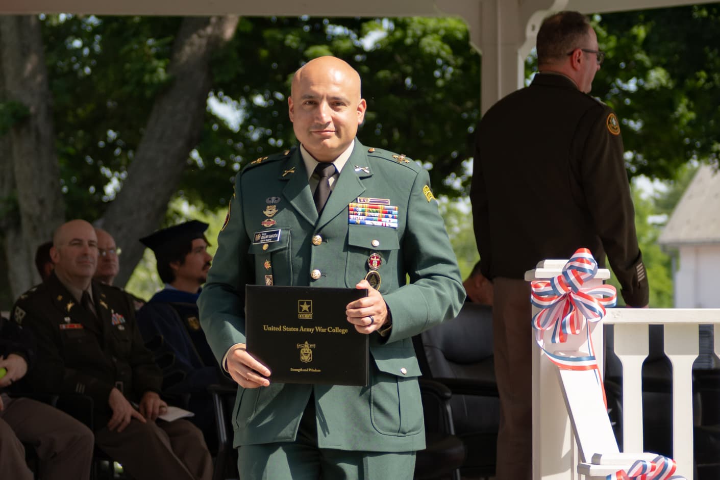 Orgullo nacional, un coronel colombiano se destaca en uno de los escenarios académicos militares más exigentes del mundo