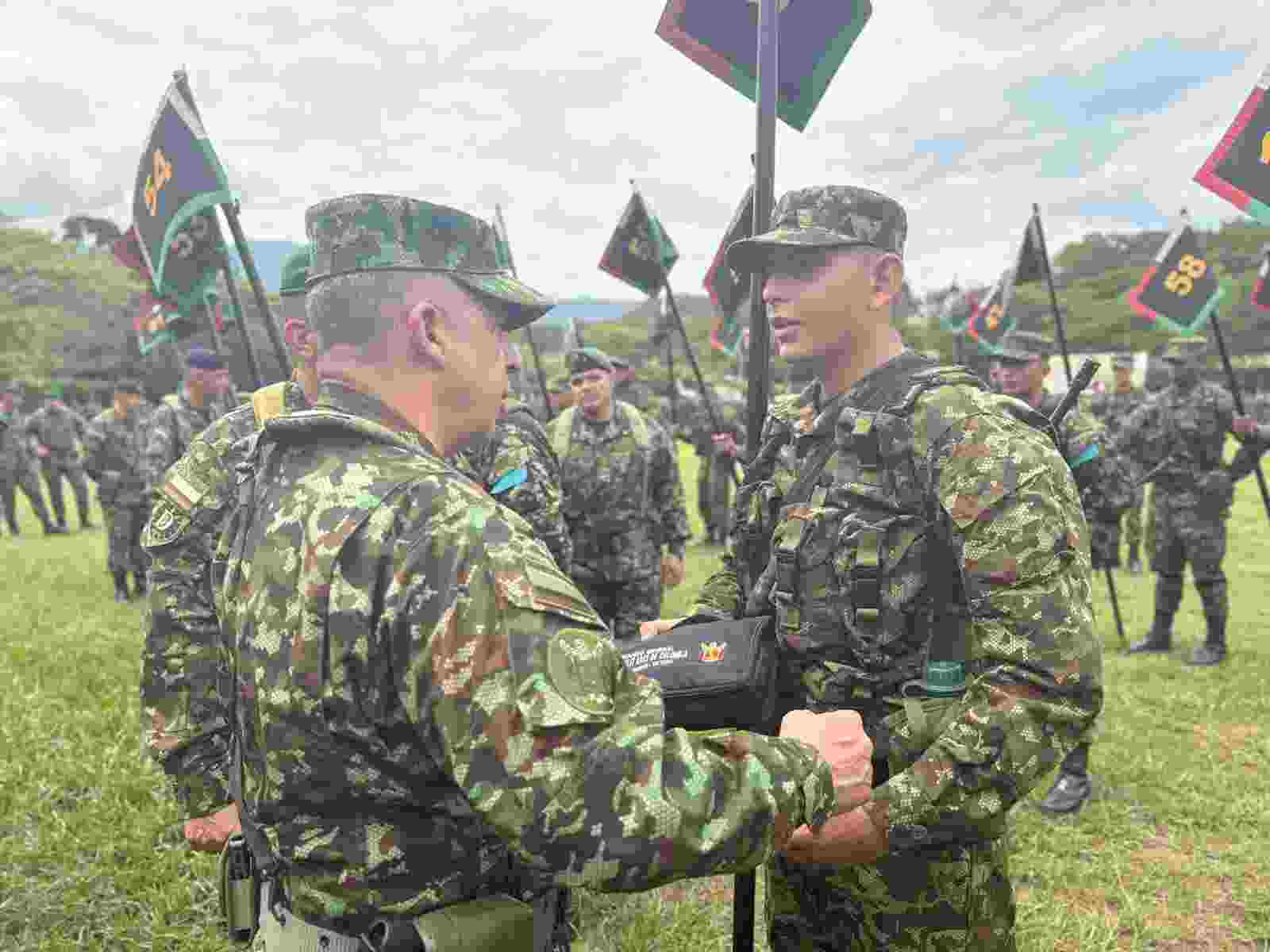Comandante General de las Fuerzas Militares visitó la ESPRO para fortalecer la moral combativa del Curso N.° 83