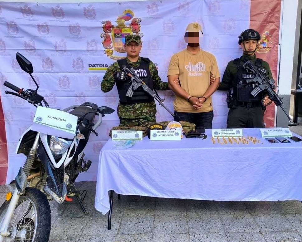 Ejército Nacional capturó a alias Andrés, presunto coordinador del cobro de extorsiones del Cartel del Clan del Golfo en Antioquia