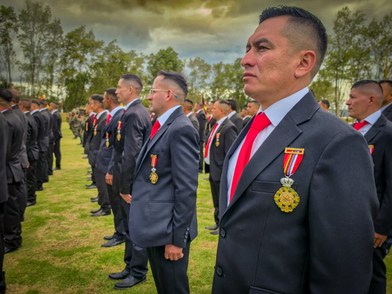 Veinte años de servicio, una vida dedicada a Colombia