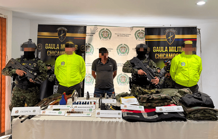 Ejército Nacional capturó a presunto integrante del GAO ELN con importante material de guerra y explosivos, que representaba una amenaza para los habitantes de Santander