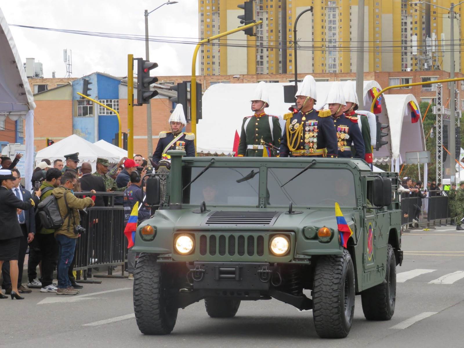 Destacada participación de la Brigada 13 en los desfiles conmemorativos por los 216 años del Grito de Independencia, en Bogotá y Cundinamarca