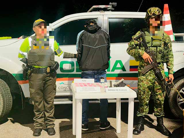 Ejército Nacional capturó a un hombre con drogas sintéticas y un arma modificada en Villavicencio