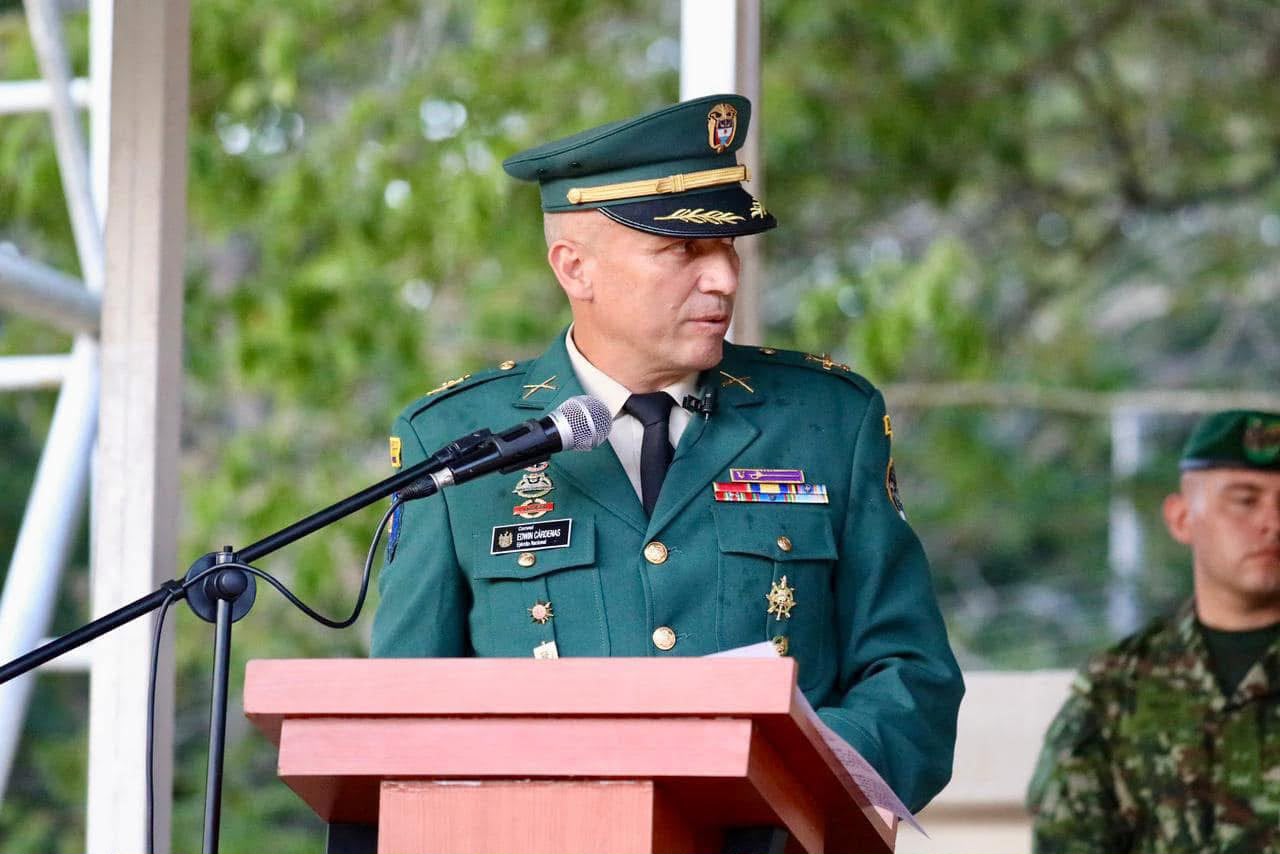 Formar para servir: la historia del coronel Edwin Uriel Cárdenas León