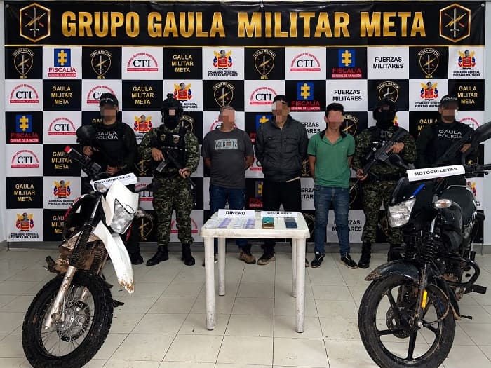 Ejército Nacional y Policía capturan en flagrancia a tres presuntos integrantes del Clan del Golfo por extorsión en Barranca de Upía, Meta